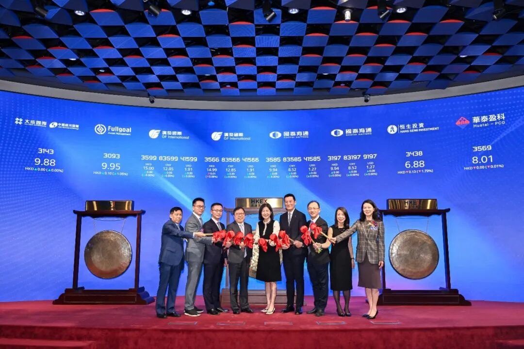 港交所的锣又不够敲了8只同日上市，密集程度为年内仅见
